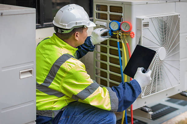 Professional Hvac technician working in Hope, IN